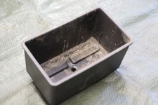 Batterie Wanne 299047 152x88x90 für YB9-B Vespa ET4 LX 125 150 Verkleidung Cover