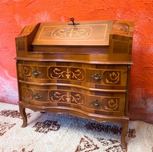Sekretät barockstil mit - im,