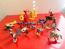 Spielzeug Konvolut Plastik Spielfiguren MERTEN Ritter Wildwest etc