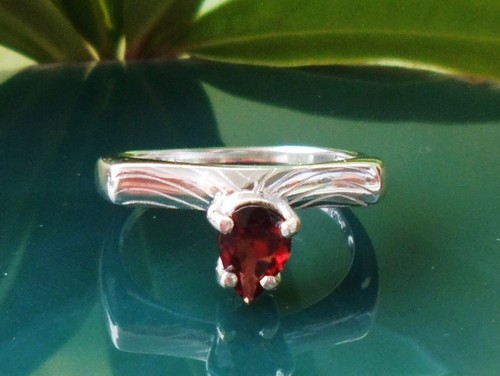Ring tropfen granat - Ω, rot