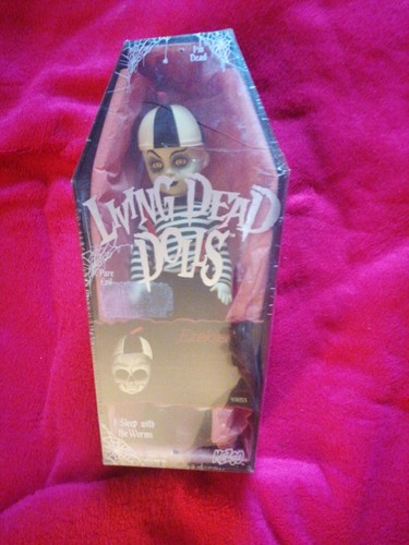 Living dead dolls - living,