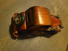 Handgefertigtes Holzauto Klassisches Spielzeug stilvolle Deko