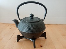 Gusseisen Teekanne mit Untersetzer / Ständer Japan Asien schwarz 1 Liter