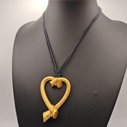 Vintage escada gold f - ⭐,