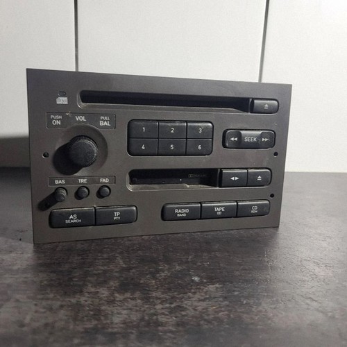 Saab 2004 radio - 9-5, /