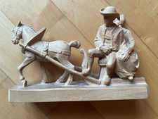 Schöner geschnitzter Schlitten mit Pferd und zwei Personen 19 cm lang,13 cm hoch