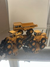 2 Volvo BM Radlader Und Ein