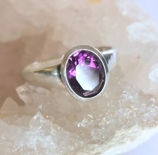 Ring mit  Amethyst, 925er Silber, Gr. 18,1 - facettiert - Lila