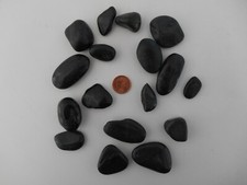 schwarze Dekosteine , Flusskiesel  poliert 17 Stück