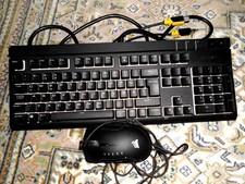 Corsair Strafe RGB Mechanical Gaming Tastatur mit Maus