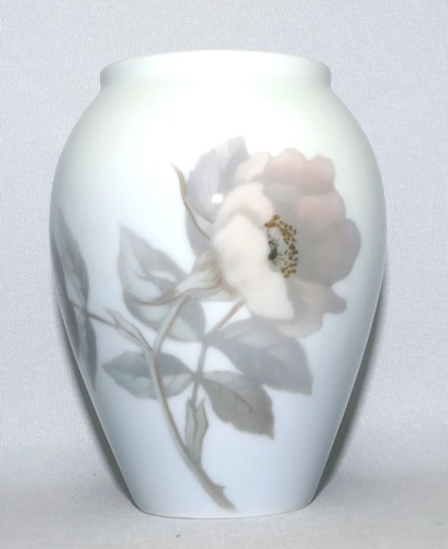 Royal copenhagen vase - royal,