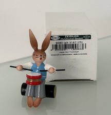 686/26 Sitzender Hase