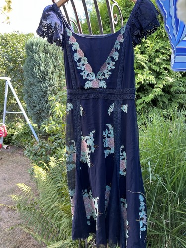 Kleid handbestickt - kleid,