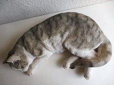 Lebensgroße schlafende Katze - Material ? - Figur Länge 39 cm !