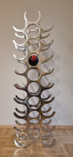 Exclusives Weinregal aus Edeltmetall - frei stehend, extravagantes Design