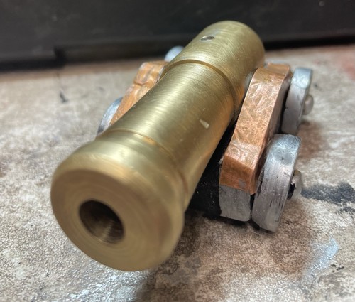 Miniatur kanone auf - miniatur,