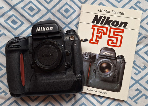 Nikon slr 35mm - f5,