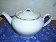 Teekanne Art Deco weiß