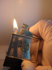 Altes Benzin Feuerzeug " BeBe-