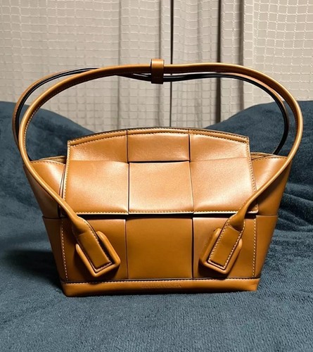 Bottega veneta arco tasche - bottega, 33