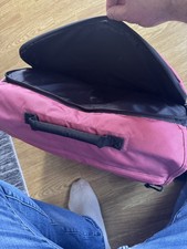 Eastpak Schultertasche Delegate + Rosa Umhängetasche Laptoptasche Schwarz