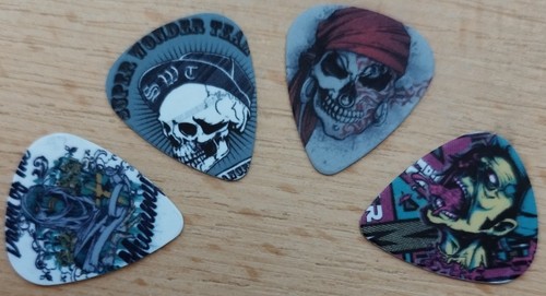 Vier gitarrenplektren 1 00mm - vier,