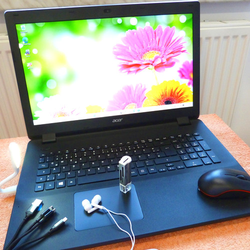 Acer es1 711 - zoll, l