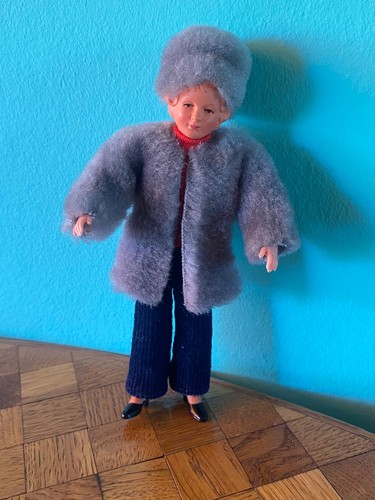 Frau caco pelz biegepuppe - caco,