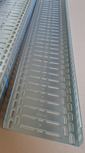 Baks kabelrinne - 6,4m,
