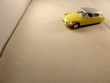 1:43 VITESSE Modellauto CITROEN DS "Déesse" Limousine 4-türig gelb/silber 1:43