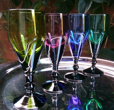 Retro 4er Set mehrfarbige