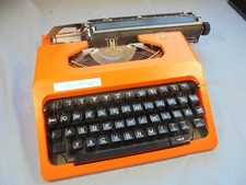 Flachschreibmaschine Modell