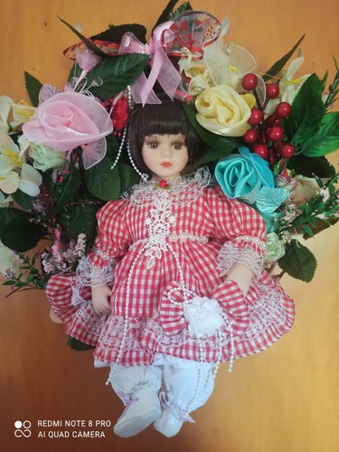 Blumenkranz mit porzellanpuppe - mit,