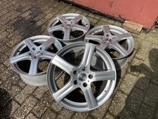 4x Mercedes-Benz Skoda Karoq