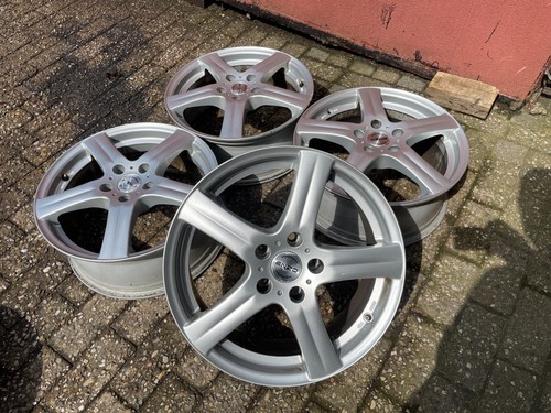 Mercedes benz skoda - 4x,