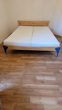 Komplettes Doppelbett 160 x 200 mit Kopfteil, 2 Lattenrosten und 2 Matratzen