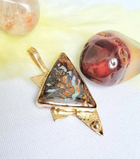 Kostbarer Boulder-Opal