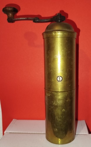 Pfeffermühle aus messing alt - aus,