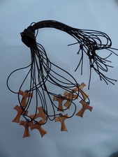 Tau-Kreuz Olivenholz 2,5 cm 10