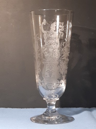 Bierglas auf fuß darstellung - bierglas,