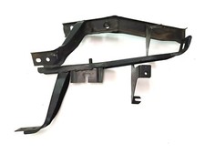 Stoßstangenhalter rechts und