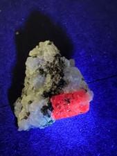 Rubin, aus Norwegen, Mineralien N°43/B29 (UV)