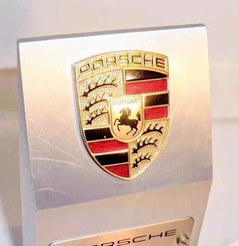 PORSCHE