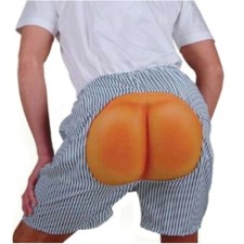 Shorts mit Arschbacken