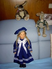 Schönes Puppenkleid mit