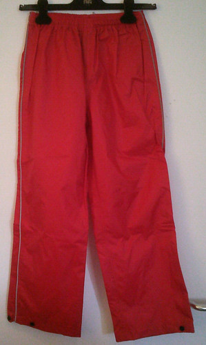 Rote regenhose mit - mit, gummizug