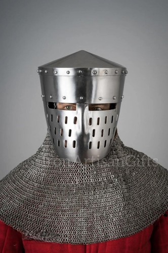 Mittelalterlicher ritterhelm - mittelalterlicher,