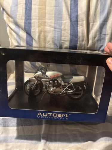 Auto art suzuki gas - art, 1100s
