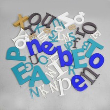 Buchstaben und Zahlen aus Pappe, Holz & Kunststoff - Konvolut - Paket