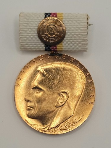 Ddr abzeichen theodor - abzeichen, dr.